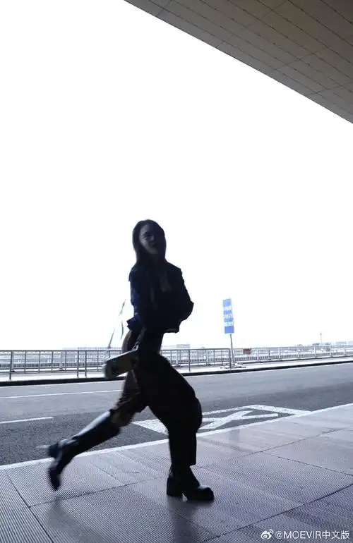 mostar##张馨予巴黎时装周首封