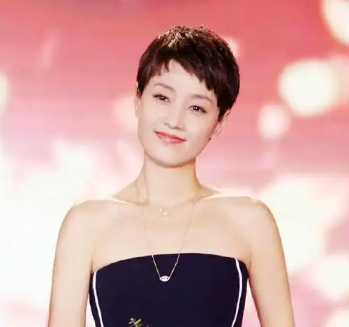 马伊琍的短发发型,时尚干练有气质