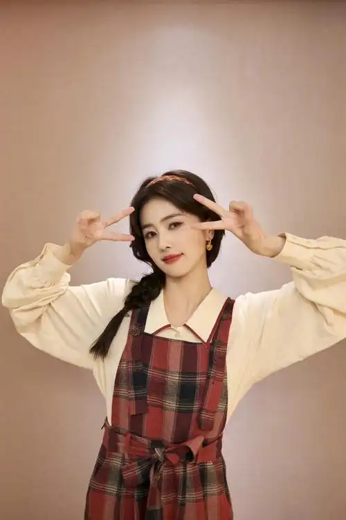 白鹿素人时期旧照##白鹿问晒黑后怎么变白