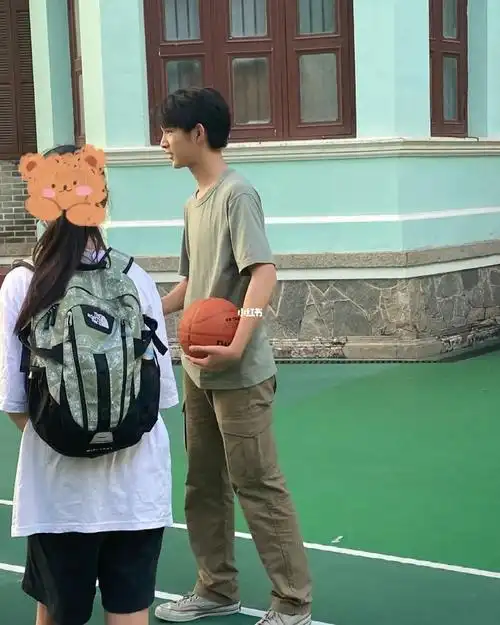 和荣梓杉合上照啦