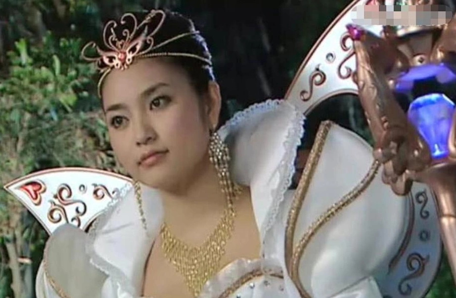 有种"整容"叫《巴啦啦小魔仙》女王减肥,瘦下来后,美到窒息