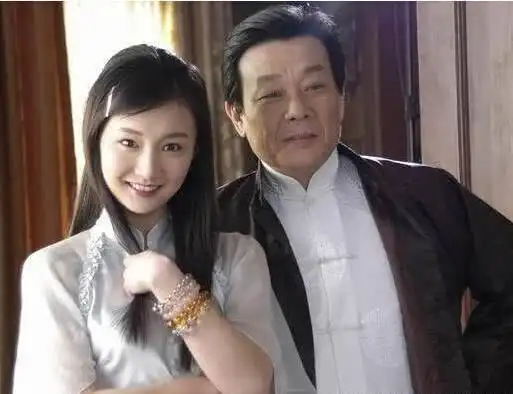 大房二房,楼上楼下,他直言有两个老婆的日子真让人受不了!