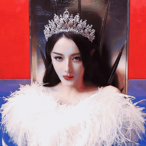 95im the top girl  迪丽热巴天生就适合戴皇冠!