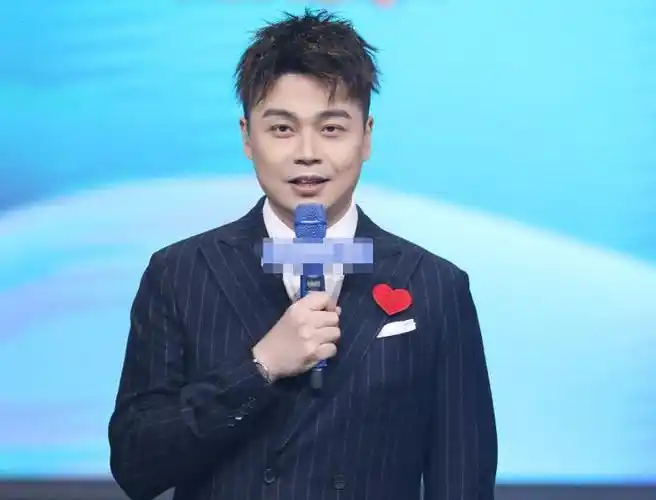 主持人沈涛喜得子王牌家族无一人祝福本人生活拮据频直播