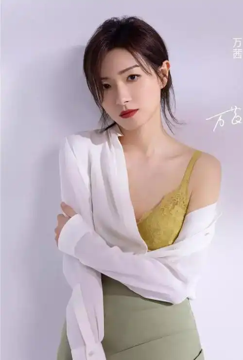 万茜代言内衣广告特别好看,不愧是娱乐圈一线女明星