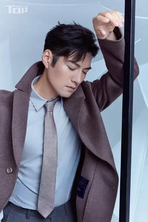 严屹宽遐想空间大片##tops时尚人物