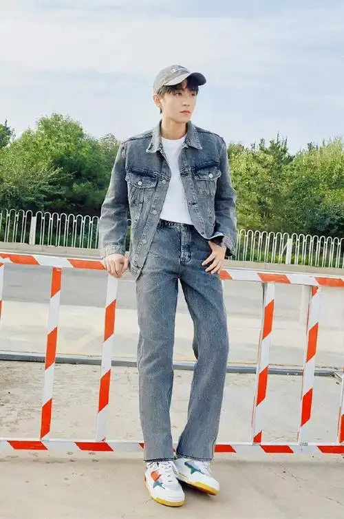 王俊凯 巴黎时装周##王俊凯cl代言人