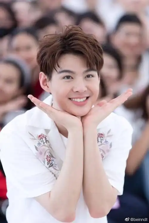 黄明明小宝贝～图片来自微博