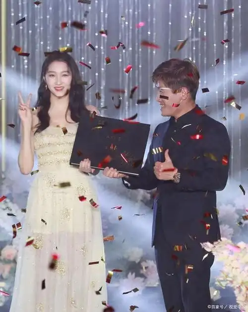 鹿晗与关晓彤:爱情的7年磨砺