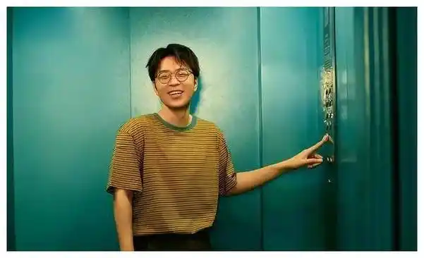 杨迪爆改成帅气鼠系,谢广坤变身小鲜肉,明星爆改笑喷!_化妆_假发_身高