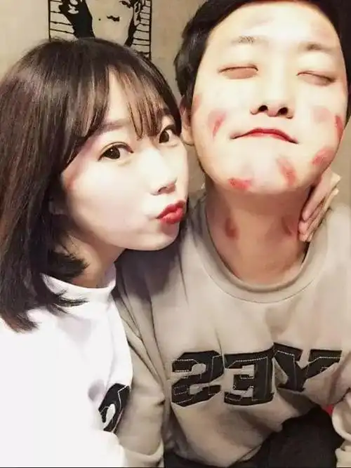 朋友圈虐狗大赛即将开启情侣照都不会拍还怎么秀恩爱