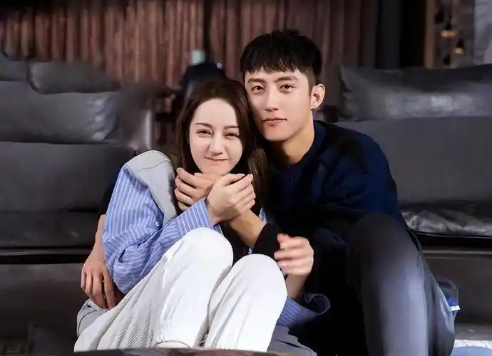 热巴黄景瑜先后发声辟谣,却反变相坐实恋情,男方前任也来凑热闹_声明