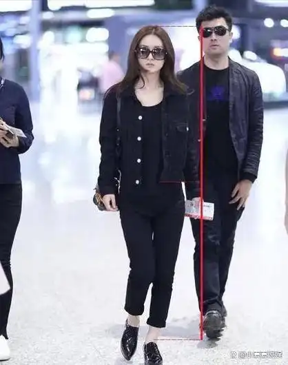 6位娱乐圈的半截美人看脸很惊艳但腿粗虎背熊腰是硬伤