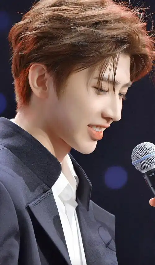 蔡徐坤笑容合集