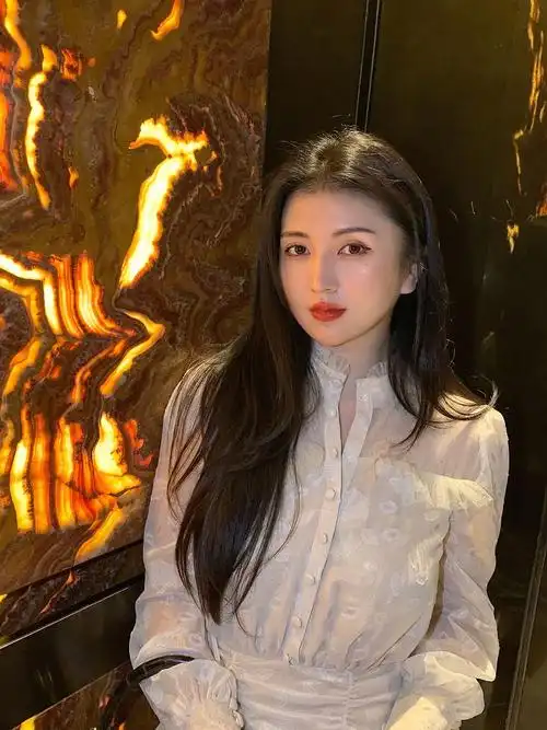 网红小冉 江苏沭阳人 在杭州抽脂去世 年仅33岁!太可怜了!