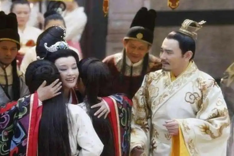 武则天太强势,她的儿子个个是傀儡,让他们当皇帝他们都不敢当