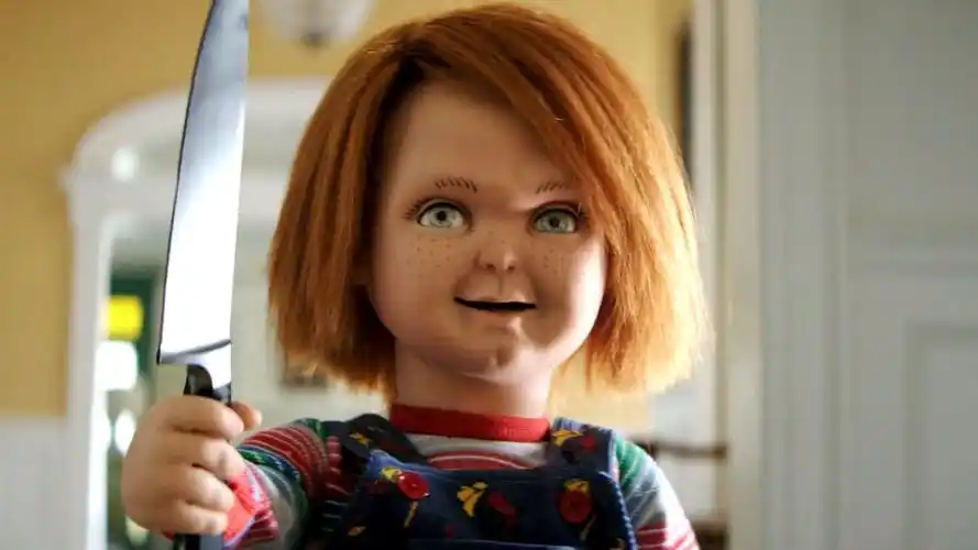 恐怖鬼娃混进女孩家中,一场猎杀就此展开,鬼娃恰吉