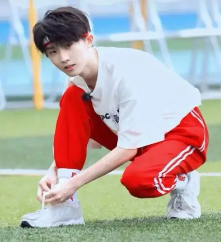 小编主页有tnt成员头像,壁纸,欢迎关注收藏.