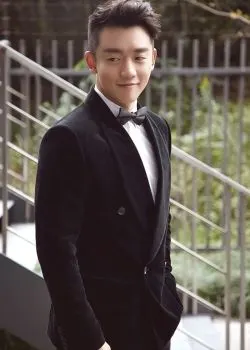 郑恺黑色西装礼服户外帅气写真图片