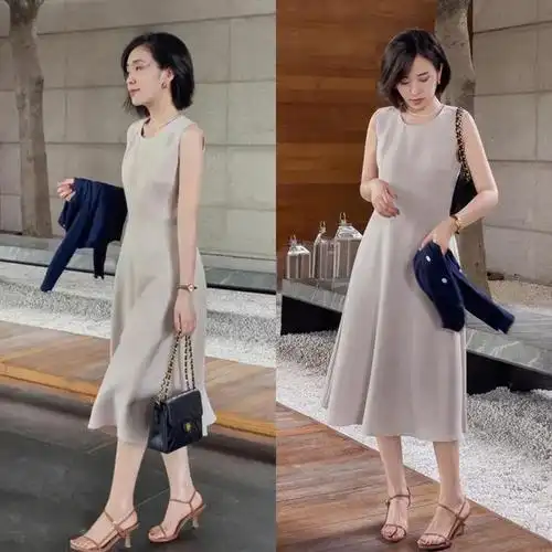 女人40岁以后,衣服不用买太多,有这3件就够了,时髦减龄又气质