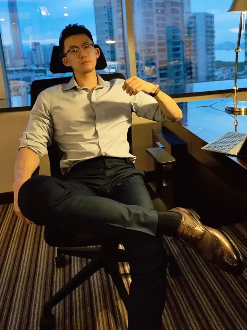 正装型男叔叔#正装# #帅哥# #男神