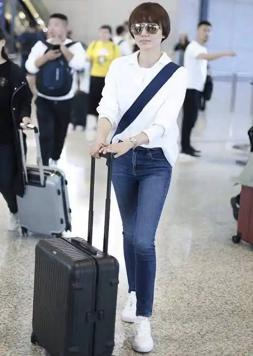 原创袁泉真的很有气质普通的衣服也能穿出高级感女明星中少见