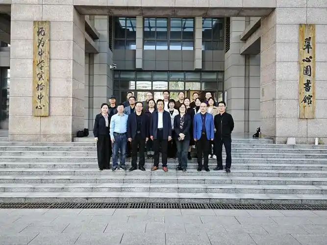 我校高二年级部分骨干教师赴无为中学,南陵中学考察学习 - 舒城中学