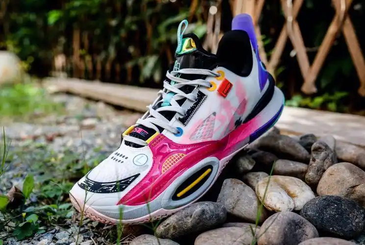 目前为止最喜欢的两双李宁球鞋仅针对个人