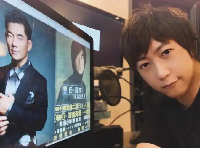 一些阿信的自拍05谁他妈说的黄金左脸啊哈哈哈哈#五月天