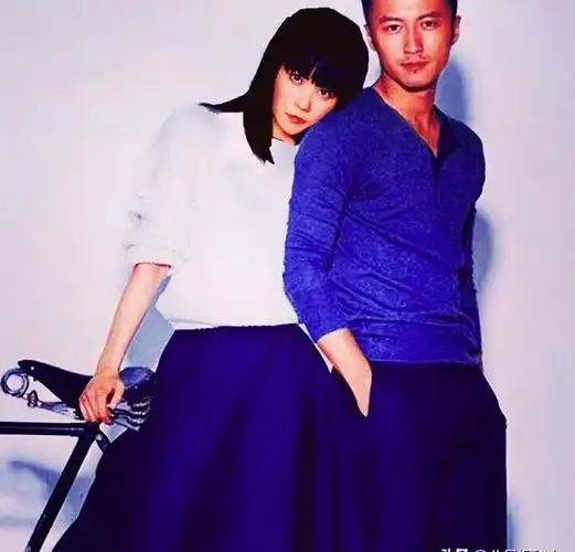 43岁谢霆锋一头"白发"杀疯!让所有人刮目相看