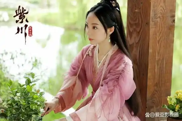 《紫川·光明三杰》正在热播中 陶珞依古装大嫂霸气出圈