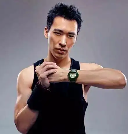 男人化妆不如锻炼黄立行靠这些话霸屏了朋友圈