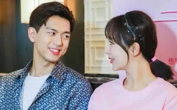 李现曾交4个女友被问谁是朋友圈最有趣的人他说出另一个女孩