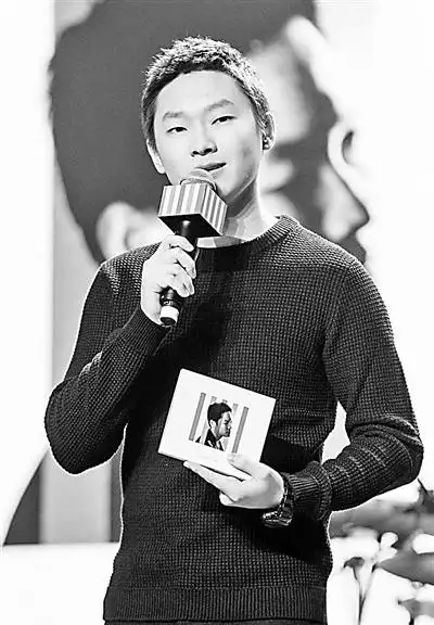 《迷藏》的视频拍摄导演侯祖辛当天也来到现场,讲述了她与梁博合作的