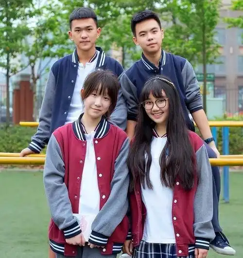 广东东莞某中学校服价格高达4000元,校方解释遭嘲讽