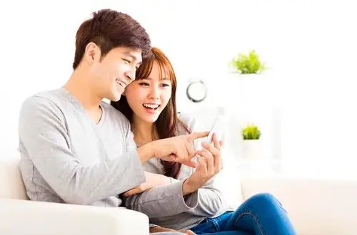 八字合婚算婚姻,夫妻俩八字中没有正缘,情感上不太稳定