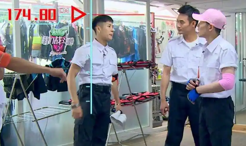 被身高耽误的5位男星,看着高,实际矮,一参加综艺节目就露馅_谢霆锋_檀