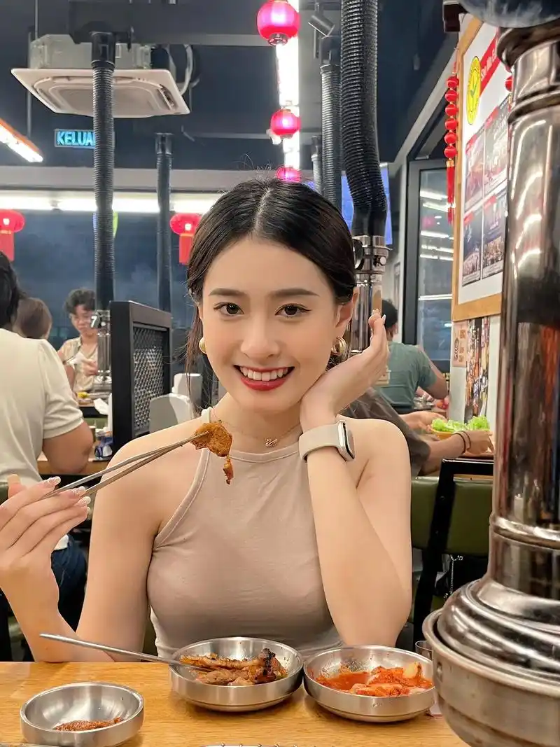 你浅浅的微笑就像乌梅子酱.#马来西亚 #01 #笨蛋美女 # - 抖音