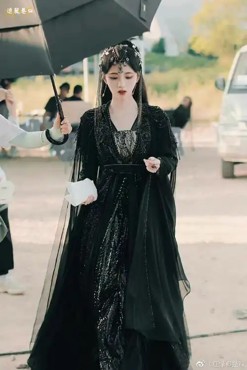 好惊艳啊!黑衣古装又酷又美
