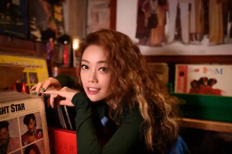 容祖儿湖南卫视跨年燃动开场与twins合唱容我sa娇感情真挚