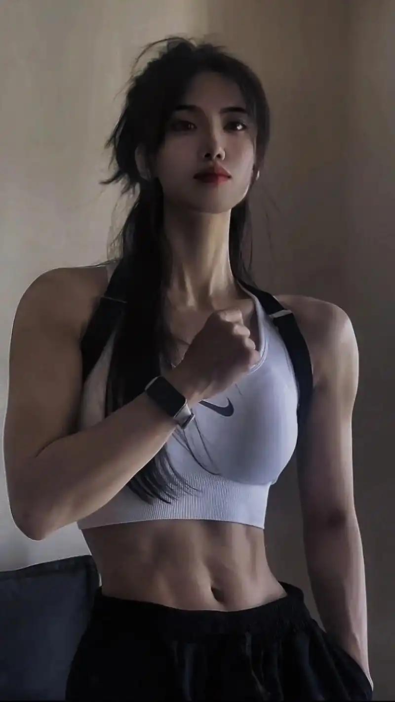 我只是个稍微帅一点的温柔姐姐 #御姐 #健身 #安全感 #腹 - 抖音