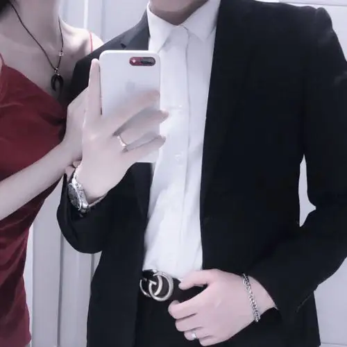 二转注明抱妙情侣头像 愿喜