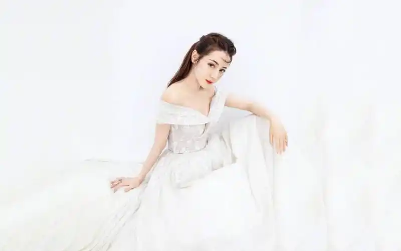 迪丽热巴绝美婚纱照,高清壁纸图片,大陆明星-回车桌面