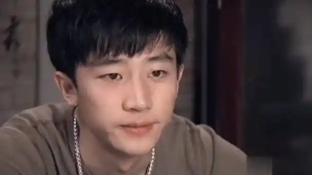 早期的黄轩真的好奶啊