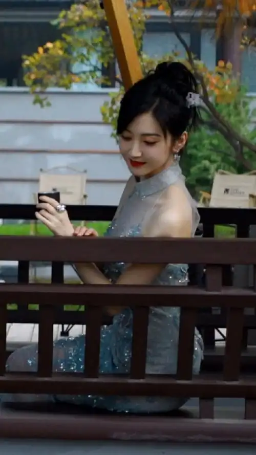 景甜国风旗袍装有种倾国倾城之美!