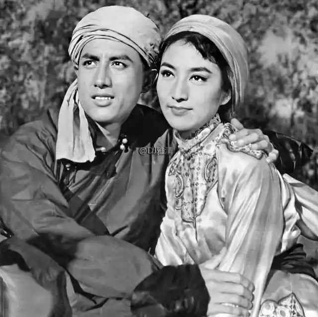 几张绝版明星罕见老照片张张都是您青春的回忆