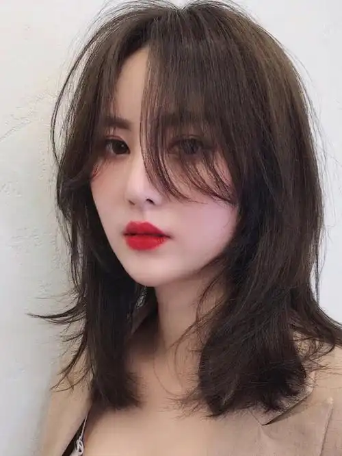 锁骨发 八字的融入 很有高级感 高级染发 显白几个度 可甜可盐的发型