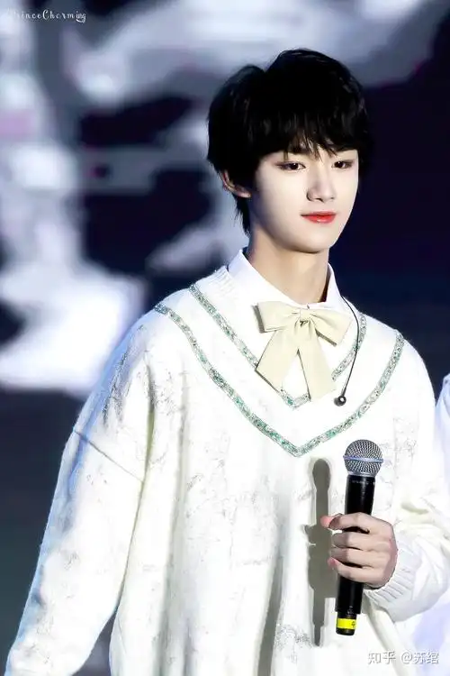 有没有人喜欢台风少年团的丁程鑫的