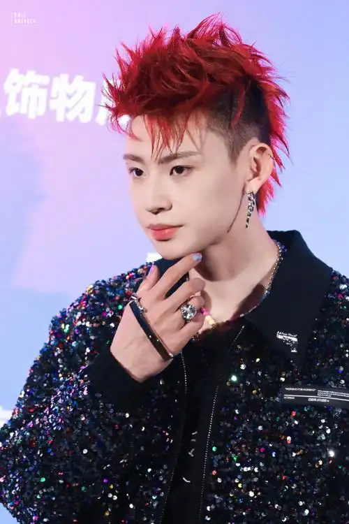 小鬼代言ba饰物局#小鬼王琳凯今晚活动饭拍~红发造型绝绝子!