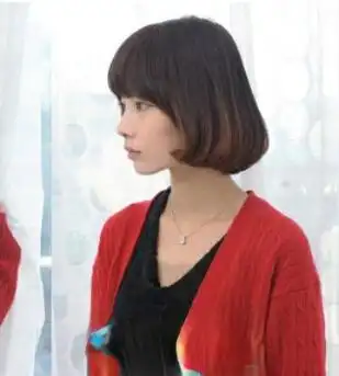 当然,还有大家喜欢的齐刘海设计,也是短发波波头中一款非常时尚的造型